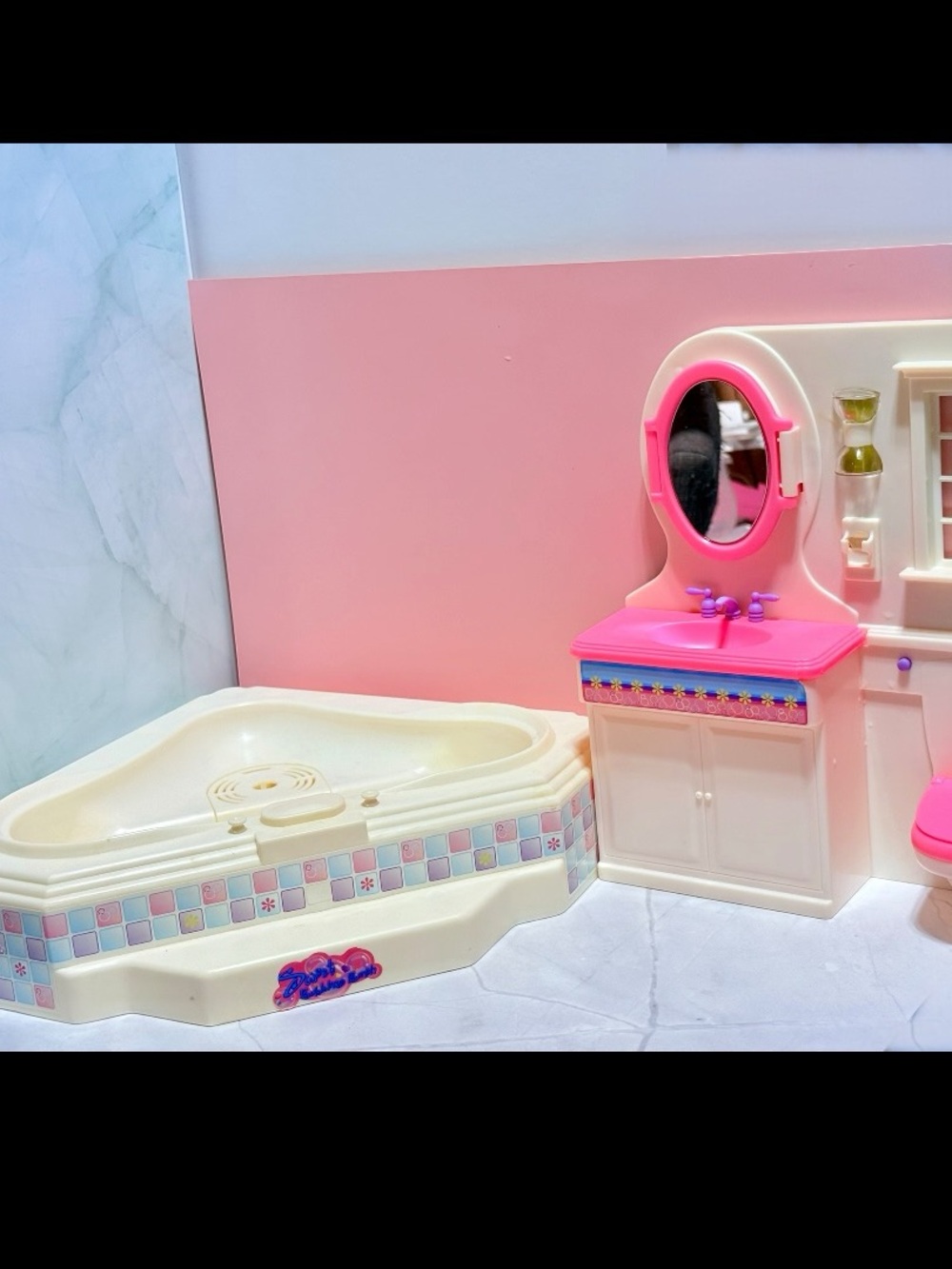 Goldlok 2000 Sweet Bubbles Bath Barbie Size Bathroom Jacuzzi Tub Vanity Toilet